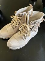 Weiße Sommerboots Niedersachsen - Westoverledingen Vorschau