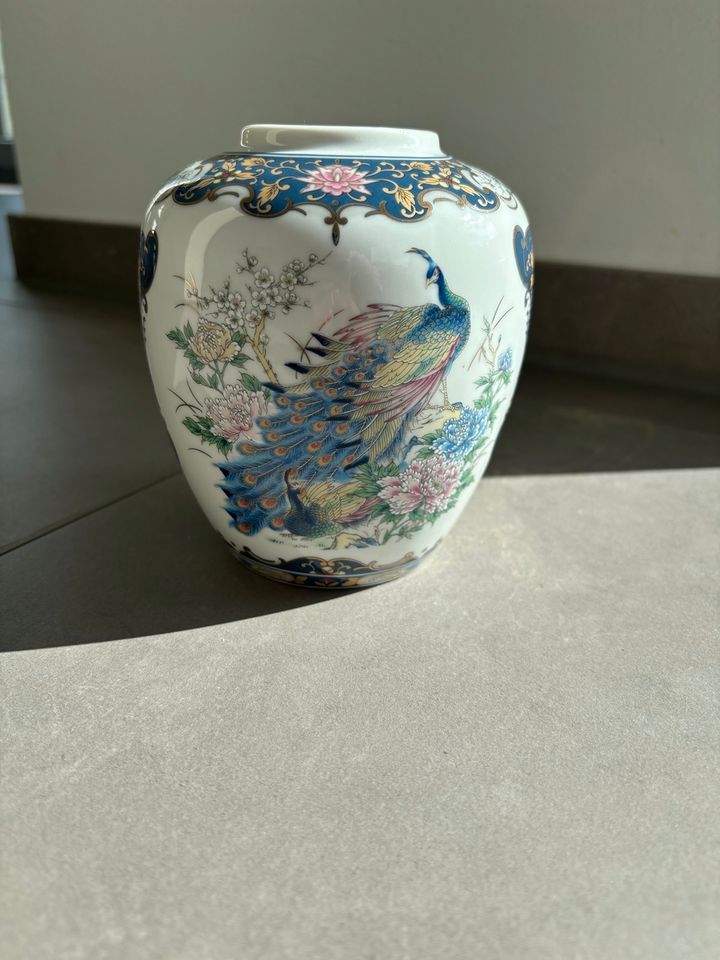 Chinesische Vase blau weiß Fasan in Bielefeld