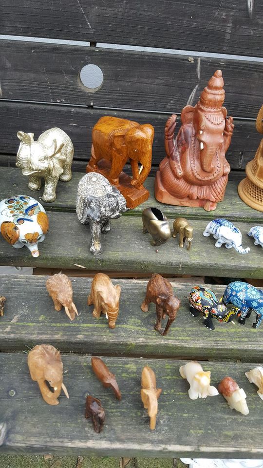 Elefanten Sammlung Sammler Figuren kl GR braun schwarz Holz Keram in Barntrup