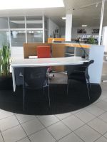 Bürokarussell/ Büroplatz mit Schreibtisch Rollcontainer Schränke Nordrhein-Westfalen - Kleve Vorschau