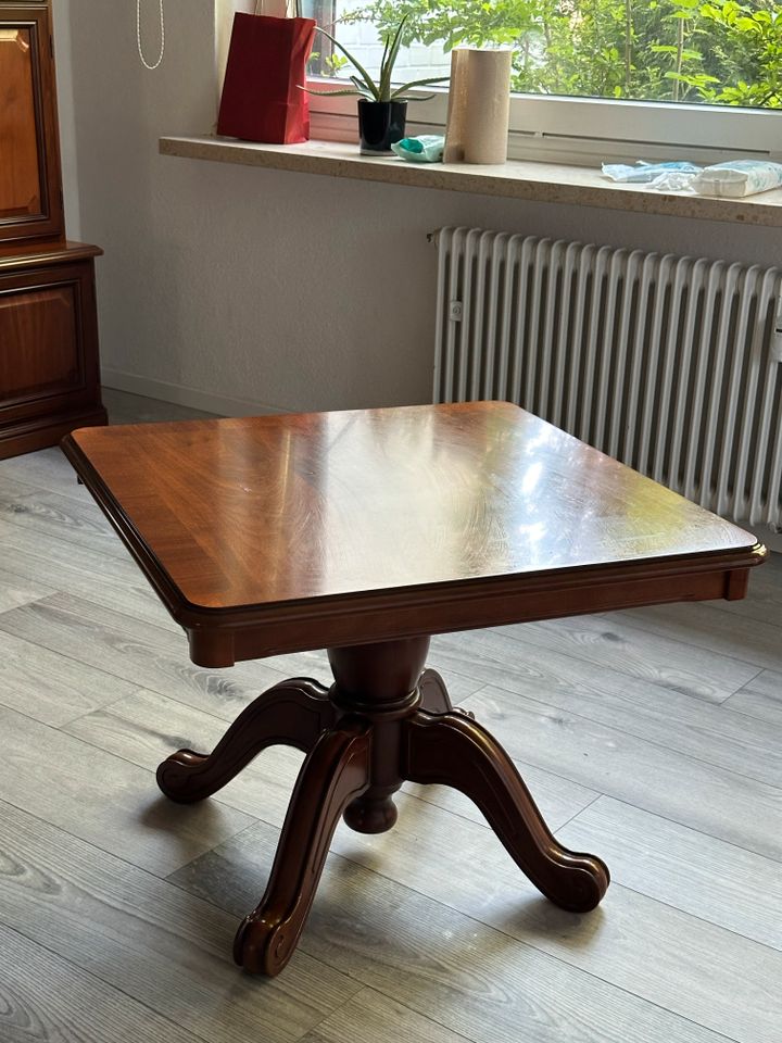 Alter, sehr schwerer Holztisch in Braunschweig