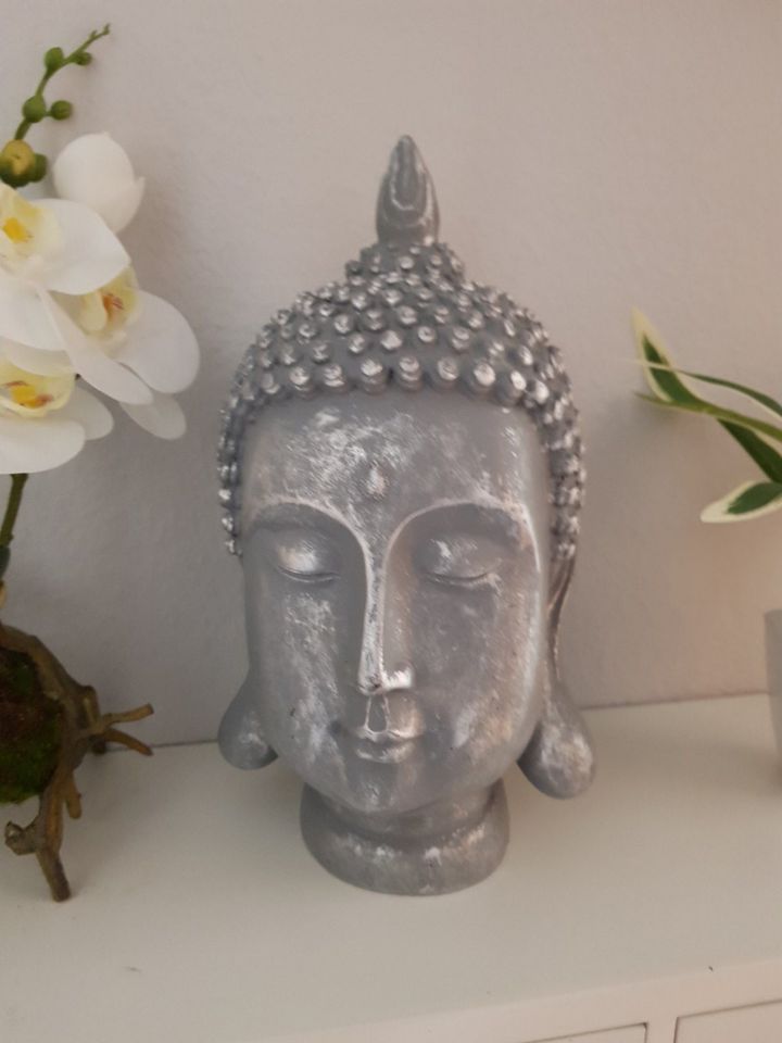 Buddha Kopf Büste Zen Meditation Silber matt in Berlin