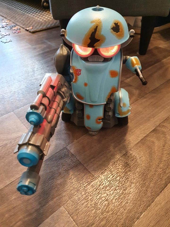 Hasbro Transformers The last Knight Autobot Sqweeks, Roboter in Pretzien