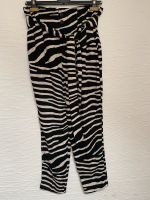 Zebrahose mit Gürtel Baden-Württemberg - Pliezhausen Vorschau