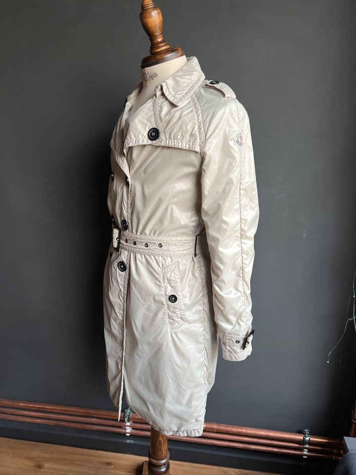 MONCLER Trenchcoat Gr. 3 / M beige Jacke Mantel in Hamburg