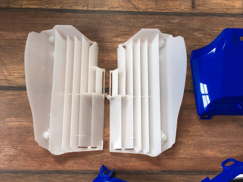 Yamaha YZ 250F YZF 250 19-23 OEM Kühlerspoiler Set Plastik in Fürstenfeldbruck