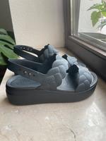 Crocs Plateau Sandalen Frankfurt am Main - Nordend Vorschau