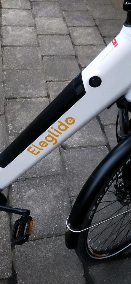 verkaufe ein sehr gut erhaltenes E-Bike 27,5 Zoll Bereifung in Trebsen