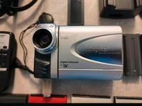 Sharp MiniDV Digital Camcorder Videokamera mit Zubehör und Tasche Sachsen-Anhalt - Halle Vorschau