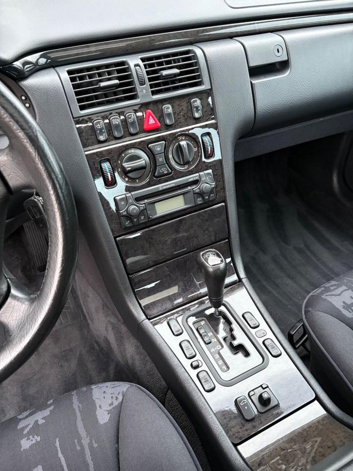 Mercedes-Benz E 220 CDI Avantgarde Automatik 80tkm! 18" AMG in Ahlen