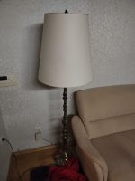 Lampe mit Goldfuß Hessen - Sulzbach Vorschau