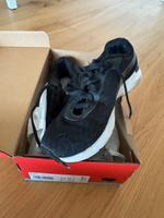 Puma Schuhe, Größe 37,5 schwarz Hessen - Oestrich-Winkel Vorschau