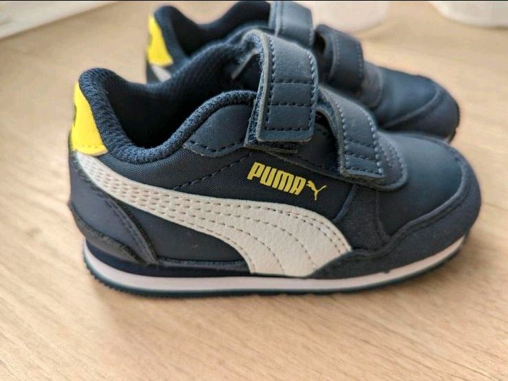 NEU - Sneaker PUMA - ohne Karton und ohne Etikett Größe 23 in Seevetal