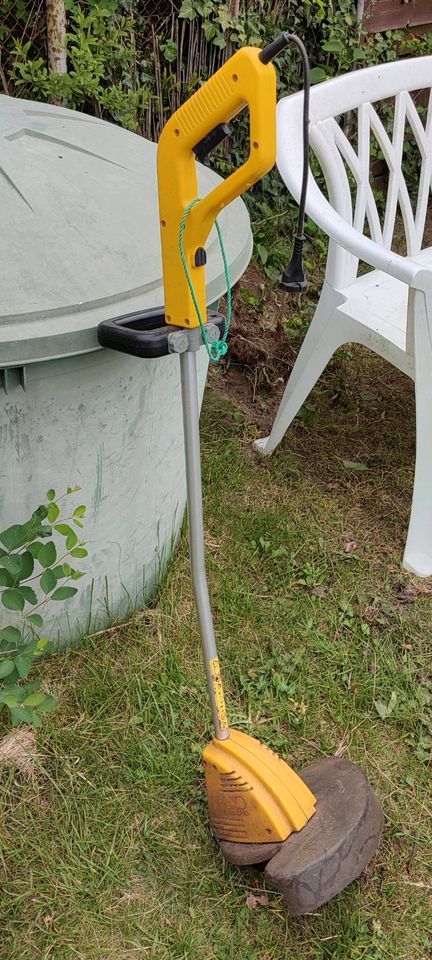 VERKAUFE GEBRAUCHTEN ELEKTRO RASENTRIMMER in Seebad Heringsdorf