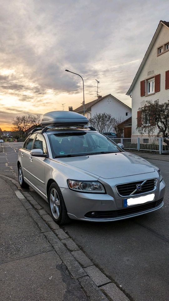 Volvo S40 2.0D Automatik in Rielasingen-Worblingen