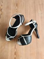 Damen Sandaletten Peeptoe Pumps High Heels Größe 34 Bayern - Lauf a.d. Pegnitz Vorschau