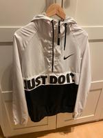 Nike Windbraker/Jacke, Gr. S, Schwarz-weiß, unisex Thüringen - Erfurt Vorschau