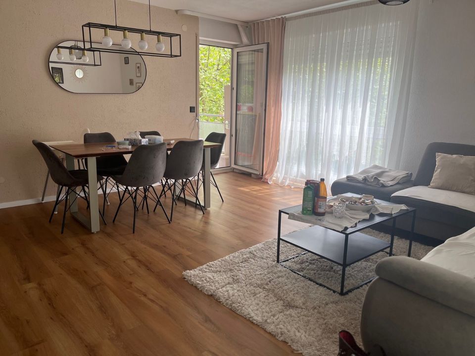 Schöne 3 Zimmer-Wohnung mit Balkon, Küche und TG-Stellplatz in Ludwigsburg