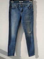 Levi's 711 skinny Damenjeans mit Riss W26/L30 Sachsen - Freiberg Vorschau