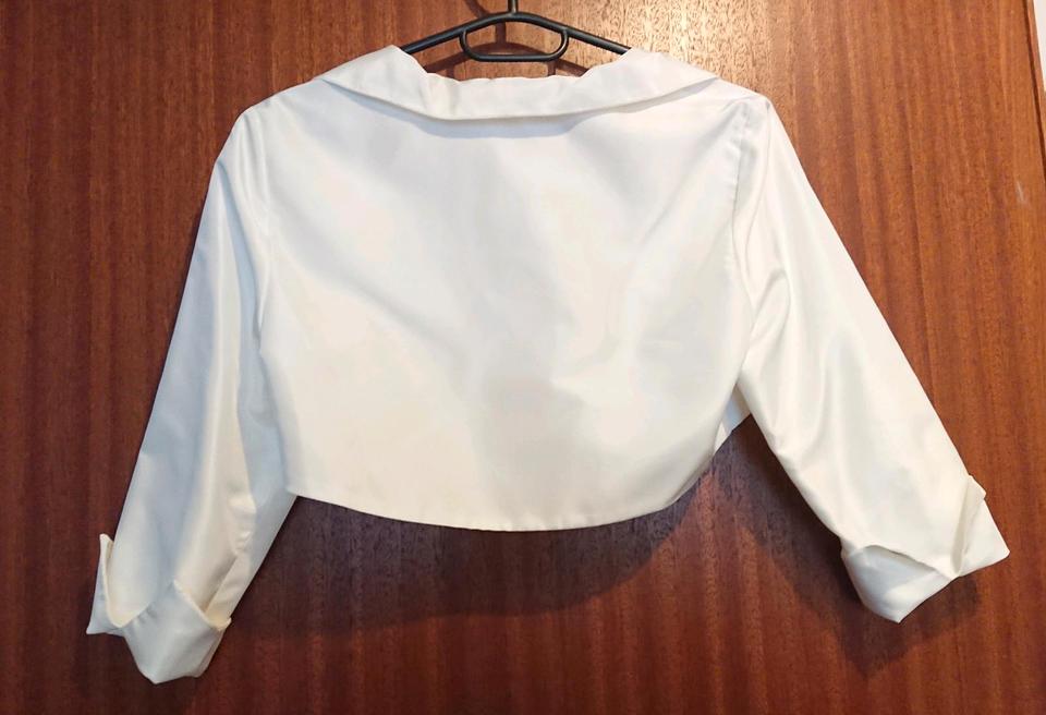 Brautkleid von Lilly in 34/36 mit Jäckchen, Tasche und Haarreif in Ottweiler