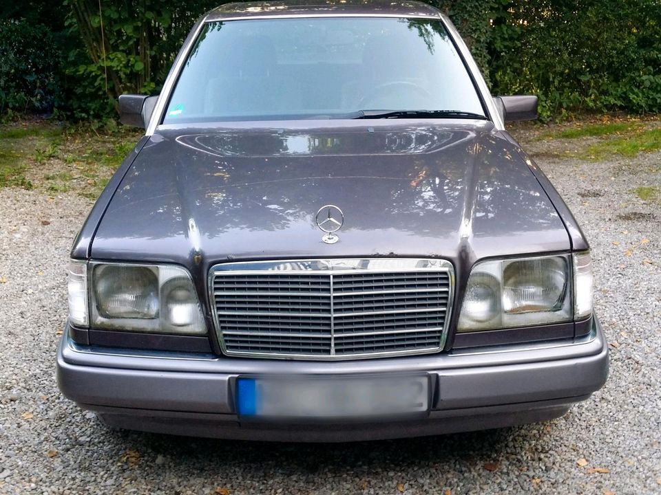 Mercedes-Benz E200 Autom. | ESD | 8x ber. | SHZ etc. | KEIN TÜV in Illertissen