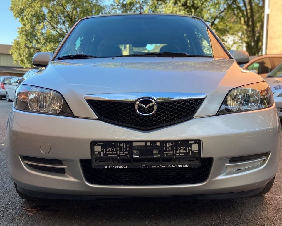Mazda 2 Lim. 1.4 2.HD Automatik Klima Tüv Neu Garantie in Oberhausen