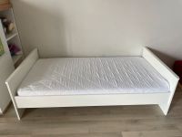 Gebrauchtes Kinderbett mit Lattenrost und auf Wunsch mit Matratze Niedersachsen - Bückeburg Vorschau