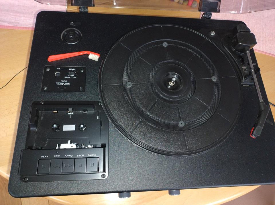 Teac LP-R550 USB Plattenspieler, CD-Recorder, Cassette und Radio in Hannover