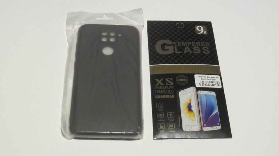 Xiaomi Redmi Note 9 Set: Schwarze Hülle & Tempered Glass 9H in Köln