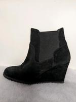 Tamaris Stiefelette mit Keilabsatz Gr.40, Wildleder Nordrhein-Westfalen - Willich Vorschau