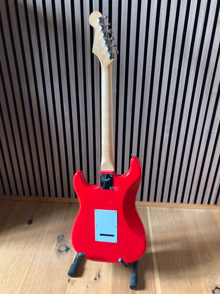 Squire Fender Strat rot, gebraucht in Schrobenhausen