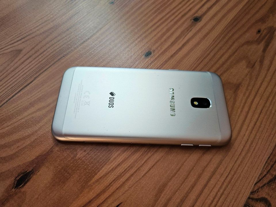 5" Samsung Galaxy J3 2017 - 16GB Smartphone Gold (Ohne Simlock) ( in Übersee