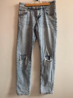 ASOS DESIGN – Schmale Jeans hellblauer Waschung Gr. 28/30 Hessen - Rodgau Vorschau