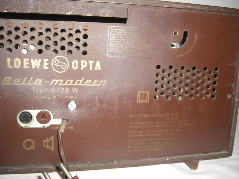 Loewe Opta Type 6728 W Röhrenradio UKW KW MW LW in Centrum