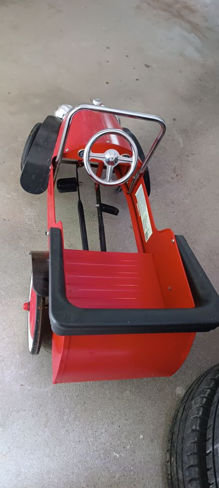 Metall Tretauto, Pedalauto, Oldtimer, Rot, sehr guter Zustand in Sankt Goarshausen 