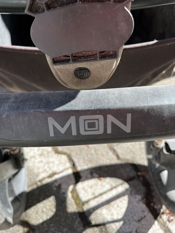 Kombi-Kinderwagen und Babywanne Moon Nuovo in München