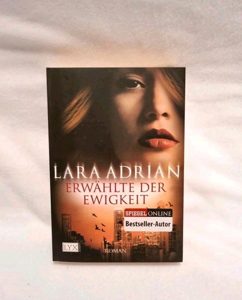 Bücher von Lara Adrian in Bärenstein