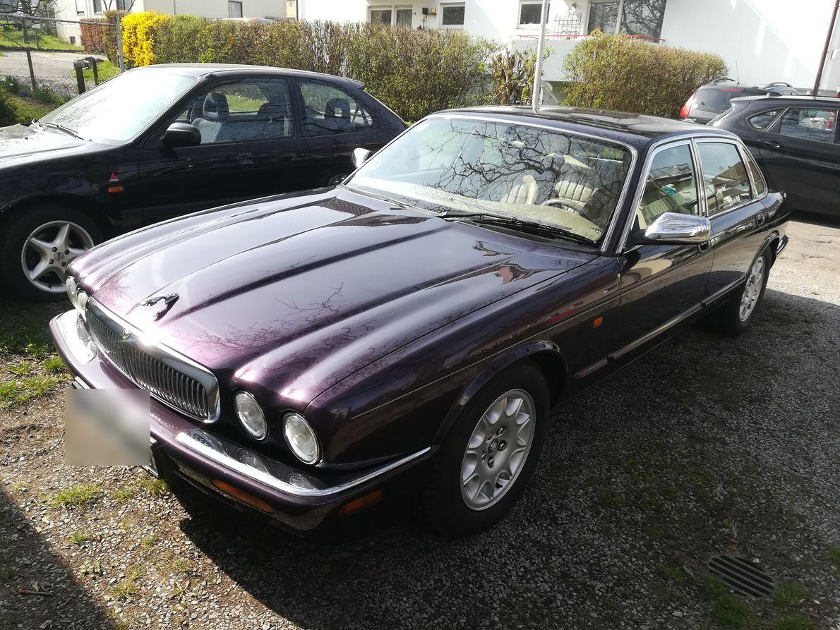 Abbildung des Autos Jaguar XJ8 4.0