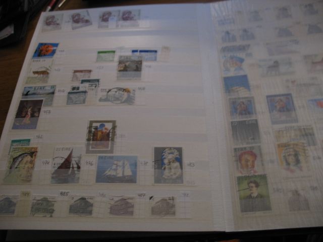 Briefmarkensammlung Irland im Steckalbum in Konstanz
