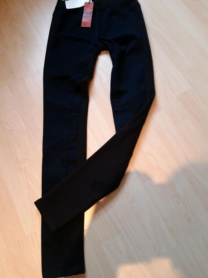 QS sOliver Skinny Hose,34/32,neu,dunkelblau schwarz Vintage retro in Meppen