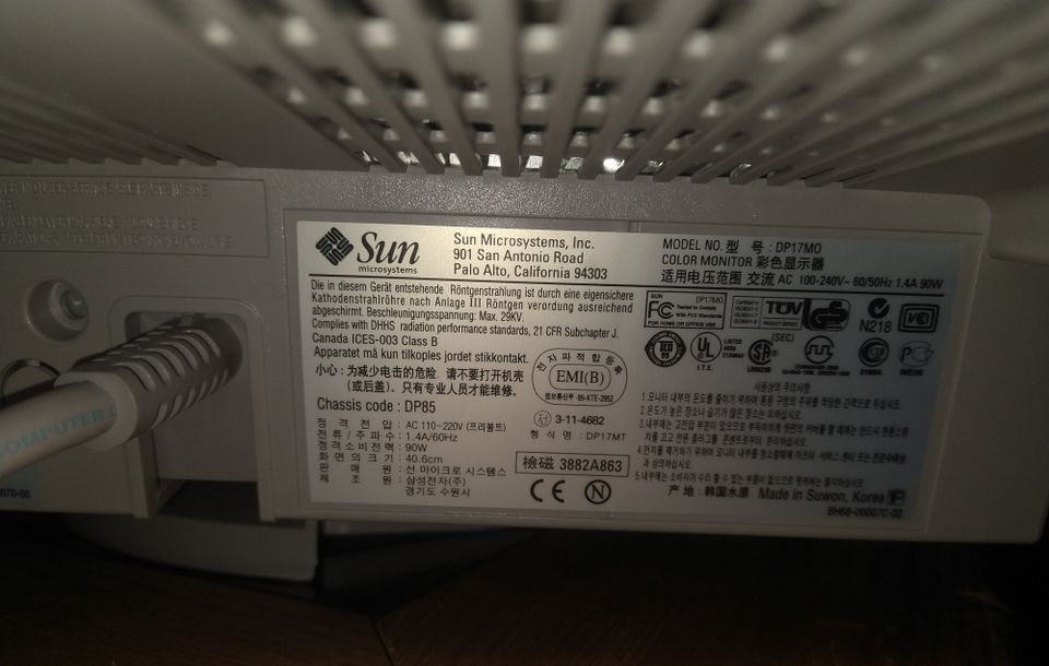 SUN DP17MO Flat CRT Monitor 17" - bis zu 1600x1200 - bis zu 85hz in Lautrach