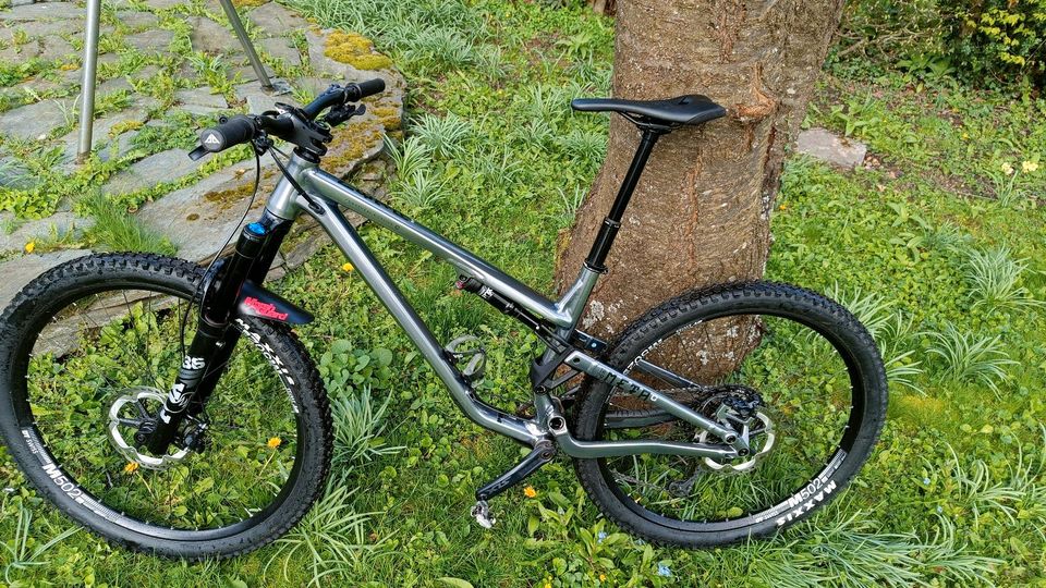 Commencal Meta TR Essential Metalgun Größe L in Hürtgenwald