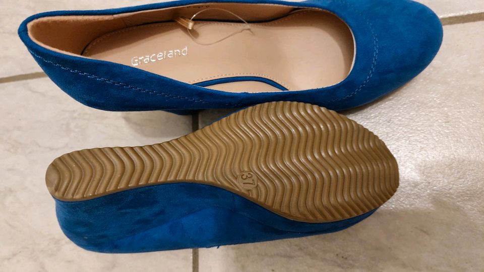 Schuhe/ blaue Schuhe/ Keilabsatz in Mengkofen