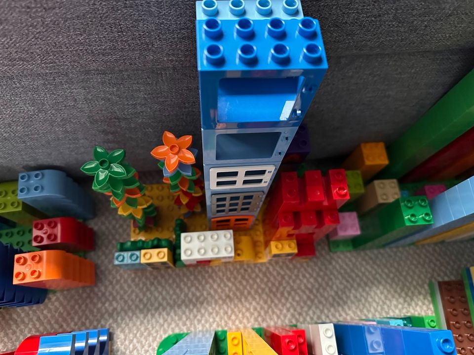 Lego Duplo verschiedenste Bausteine, Zubehör und Männchen in Neuenhagen