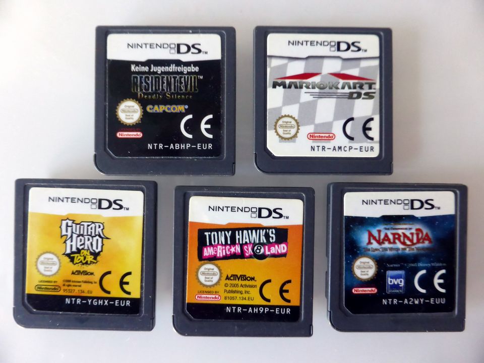 Nintendo DS Spiele, Lite Konsole, Guitar Hero Handhalter in Pleidelsheim