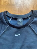 Nike Sweater schwarz in Größe M Leipzig - Knautkleeberg-Knauthain Vorschau