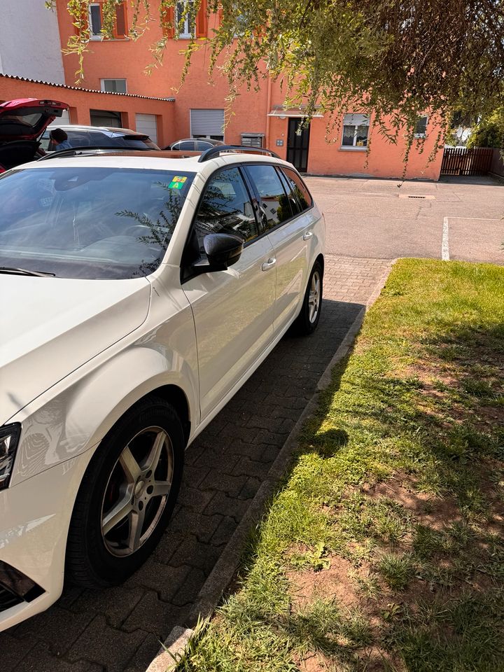 Skoda Octavia RS 2.0TDI 4x4 in Plochingen