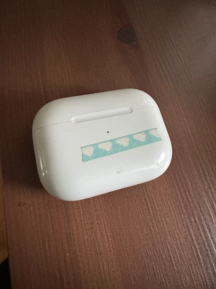 AirPod ladecase verloren :) in Düsseldorf