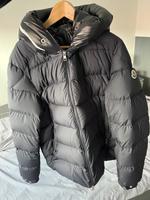 Moncler Jacke in Größe 5 Niedersachsen - Peine Vorschau