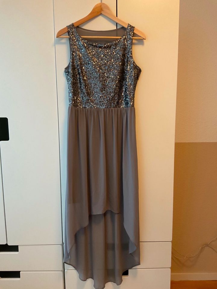 Festliches Kleid Größe XS/34 in Bissendorf